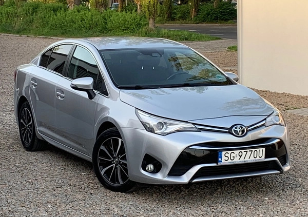 Toyota Avensis cena 59999 przebieg: 195123, rok produkcji 2018 z Będzin małe 277